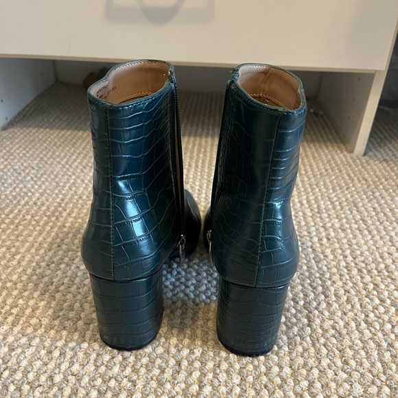 Steve Madden size 7 navy blue crocodile boot - Picture 4 of 5